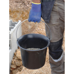 SEAU PLASTIQUE NOIR 11L ANSE 5.3mm