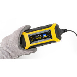 CHARGEUR DE BATTERIE GYS ARTIC 1500 12V 1.5A